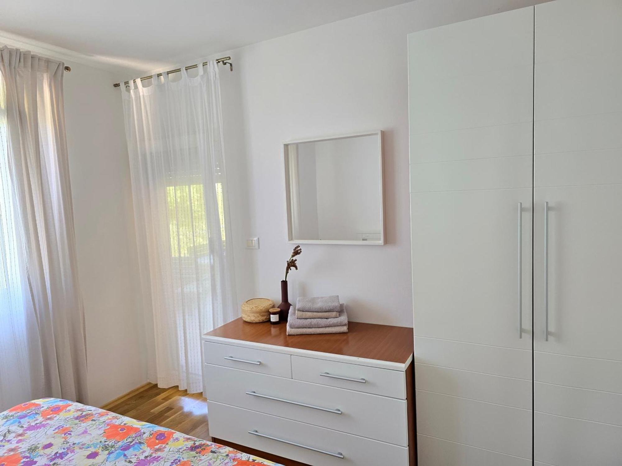 Olive Garden, Apartment With A Private Pool บานโจเล ภายนอก รูปภาพ