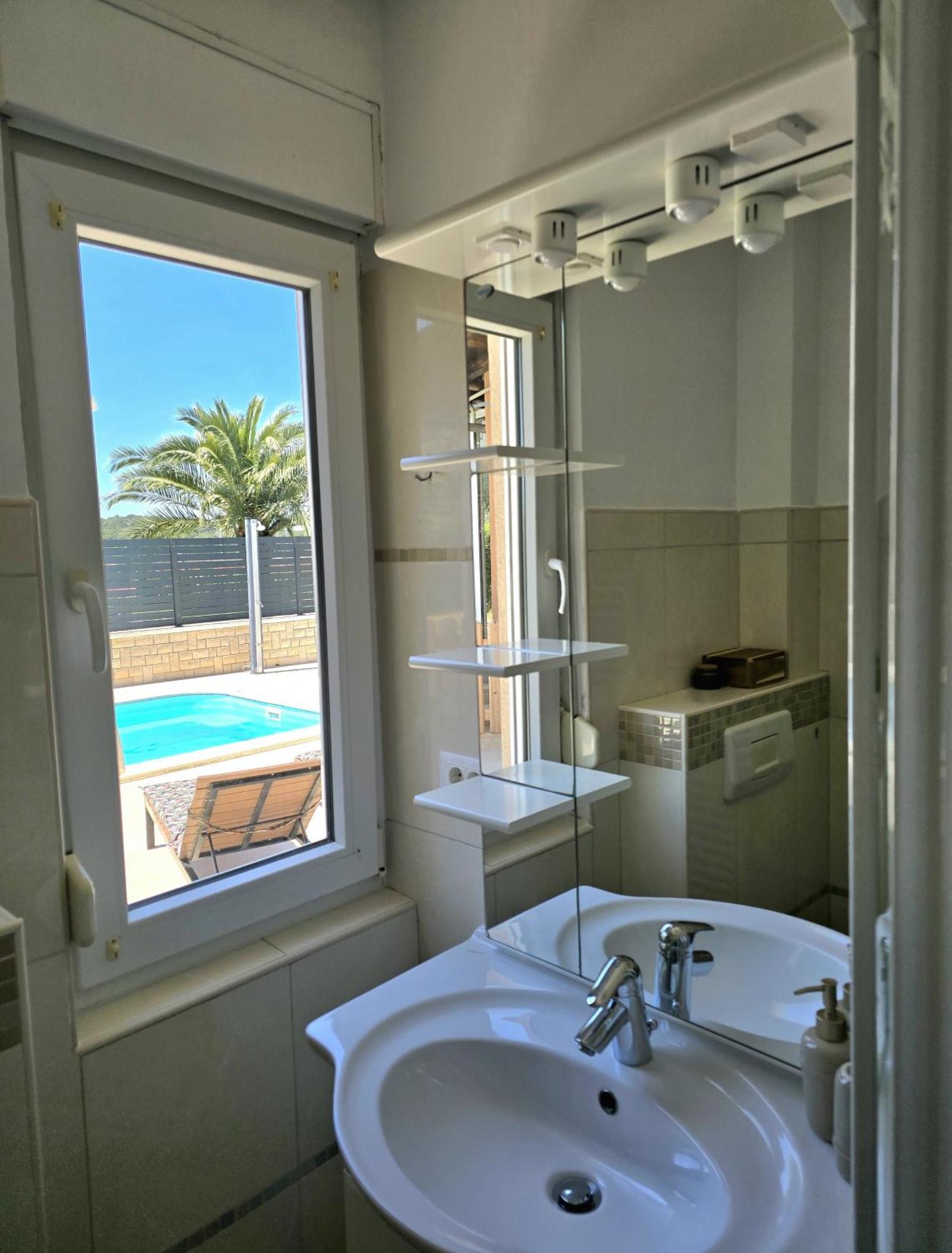 Olive Garden, Apartment With A Private Pool บานโจเล ภายนอก รูปภาพ